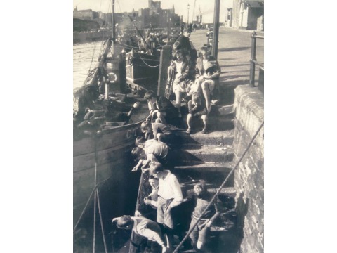 Children fishing in Peel harbour