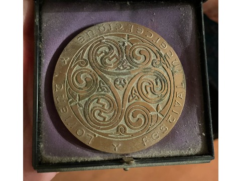 Lorient medallion