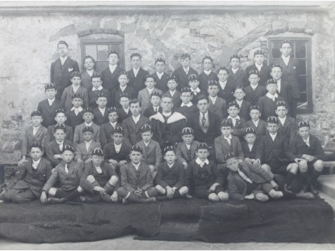 Pupils outside the old Grammar School in Castletown. Date unknown