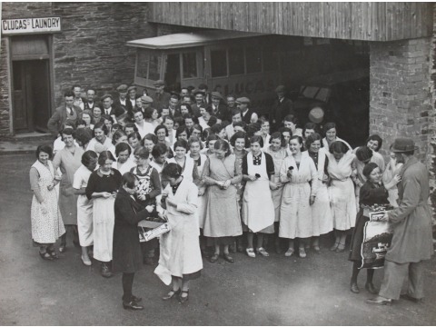 Poppy day at Clucas' Laundry, Tromode. Clucas' laundry van in background. Date unknown.